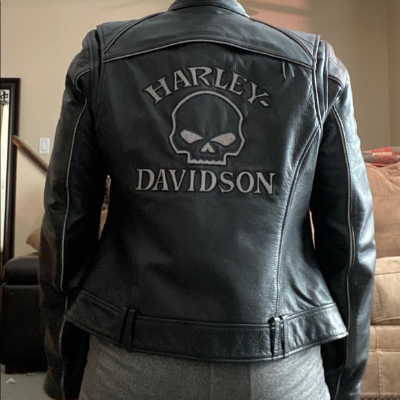 Ladies Leather Harley Davidson Riding Jacket - Picture 3 of 3